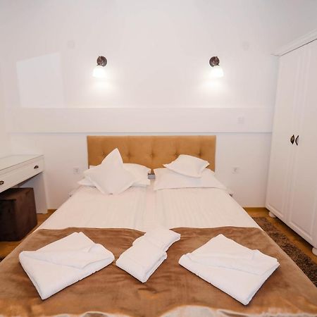 ホテル Casa Marica Băile Herculane エクステリア 写真