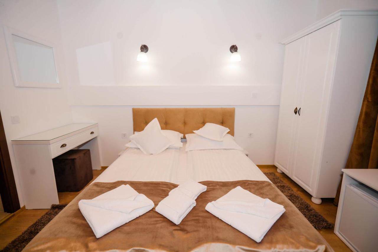 ホテル Casa Marica Băile Herculane エクステリア 写真