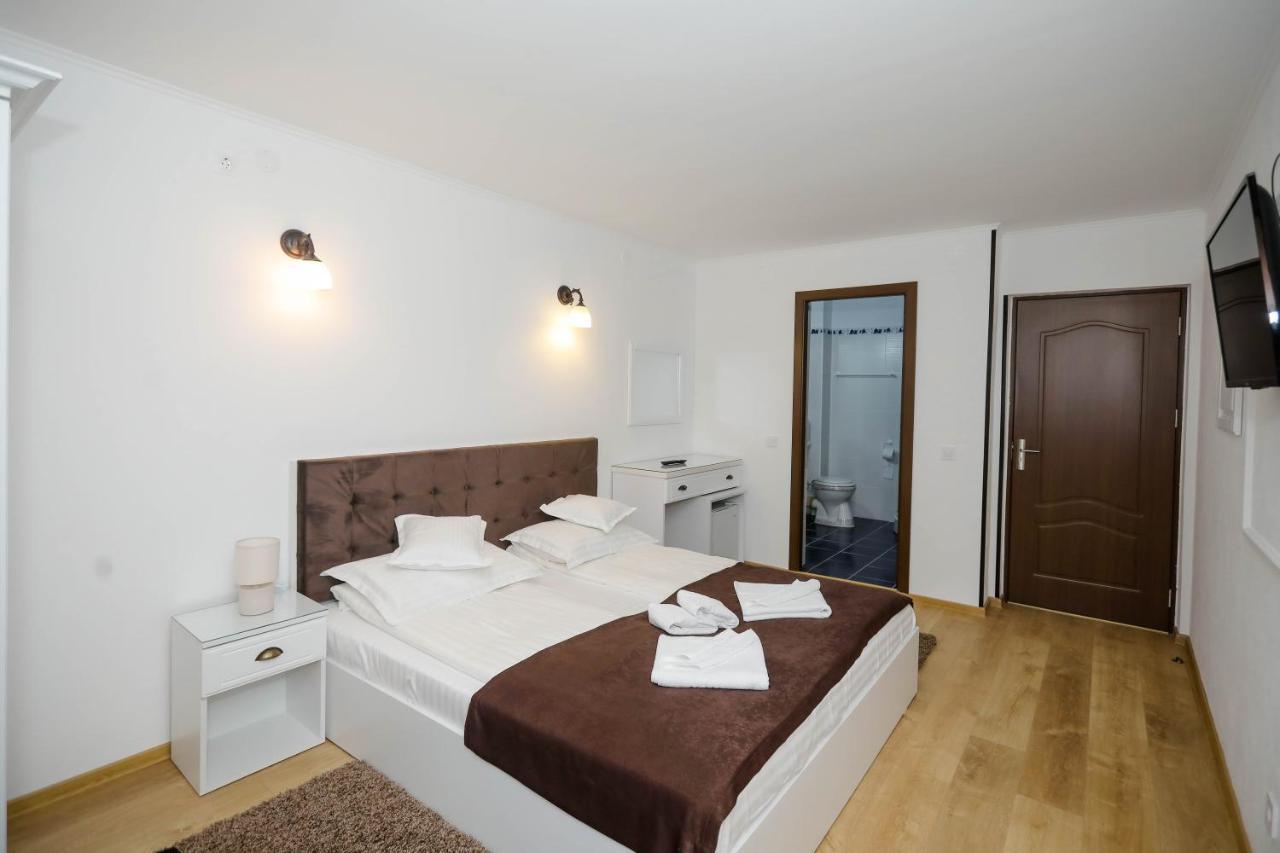 ホテル Casa Marica Băile Herculane エクステリア 写真