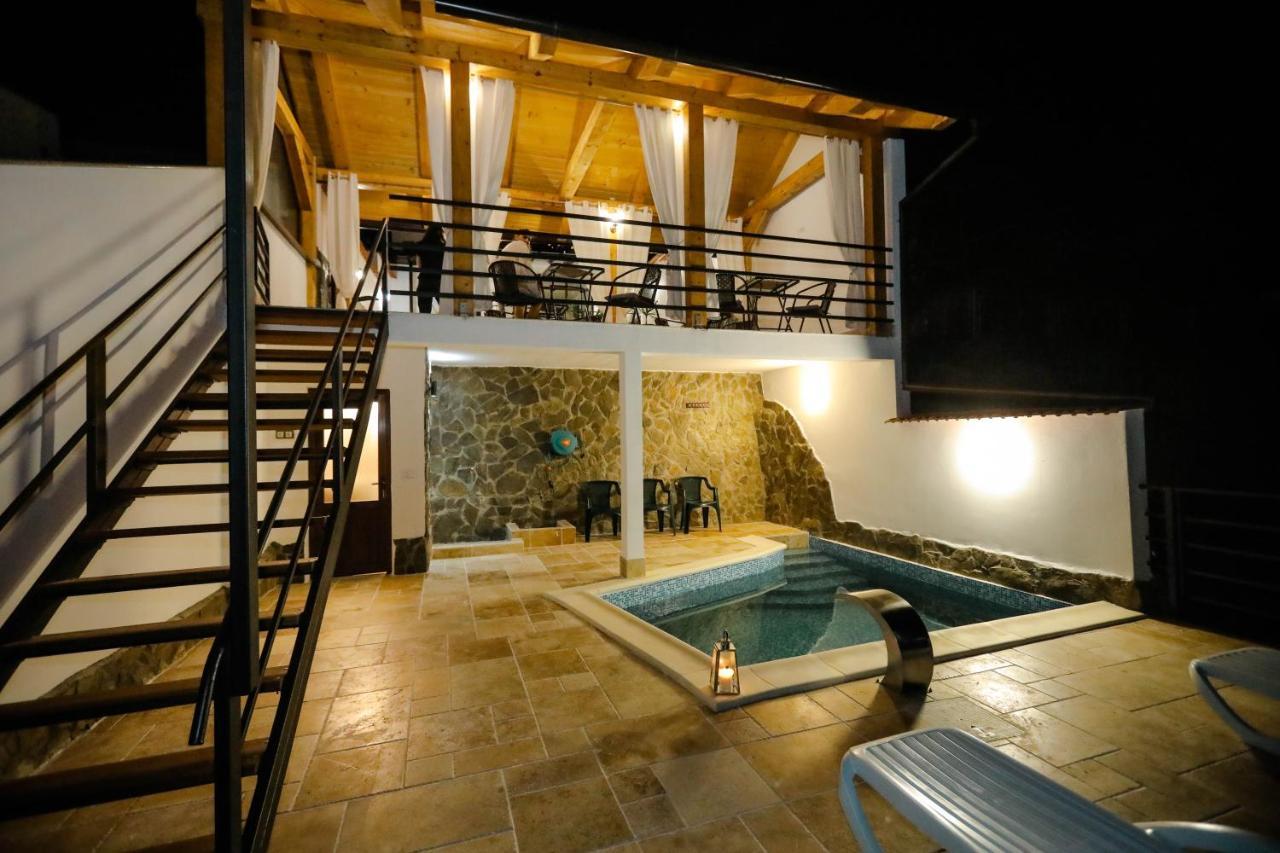 ホテル Casa Marica Băile Herculane エクステリア 写真