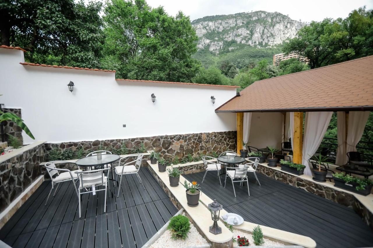 ホテル Casa Marica Băile Herculane エクステリア 写真