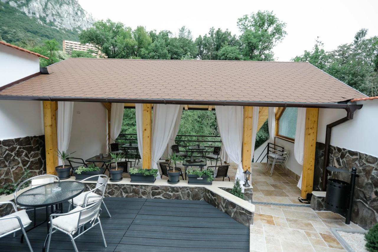 ホテル Casa Marica Băile Herculane エクステリア 写真